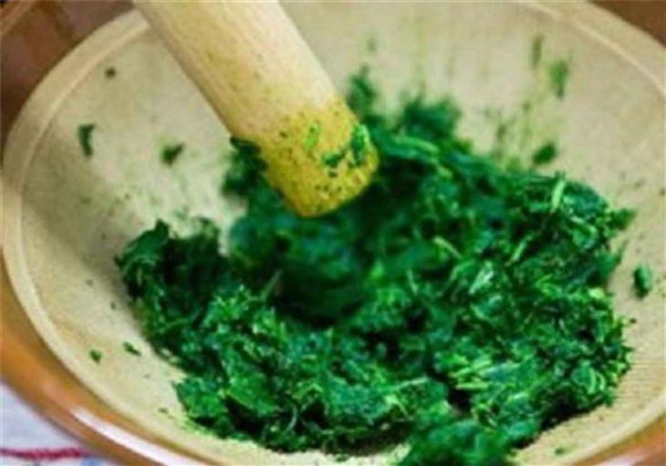 Hình ảnh minh họa chữa đa nang buồng trứng bằng ngải cứu