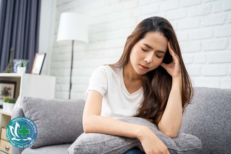 khí hư bã đậu - Ngứa rát và sưng đỏ vùng kín